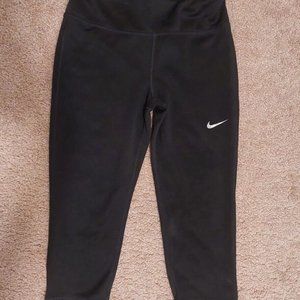 Nike Womens Capri Leggings Size Small Black Logo Workout Summer Activewear